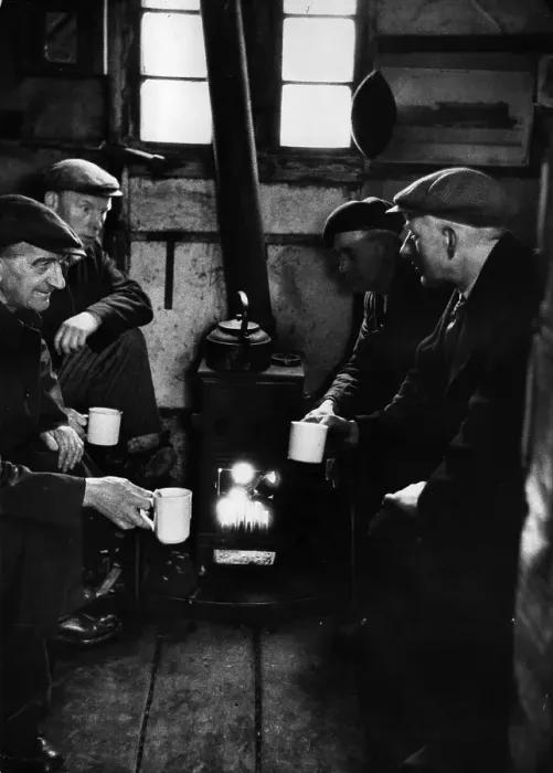 Framed Print : Tea Break. 1st December 1955: Railway ganger Jim Dobson Framed Print : Tea Break. 1st December 1955: Railway ganger Jim Dobson