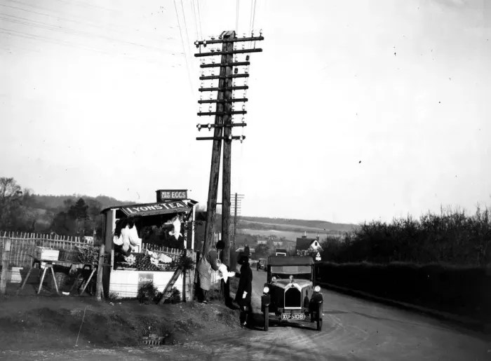Framed Print : Tea Stall. 11th December 1928: A roadside stall called the Nook run by Framed Print : Tea Stall. 11th December 1928: A roadside stall called the Nook run by