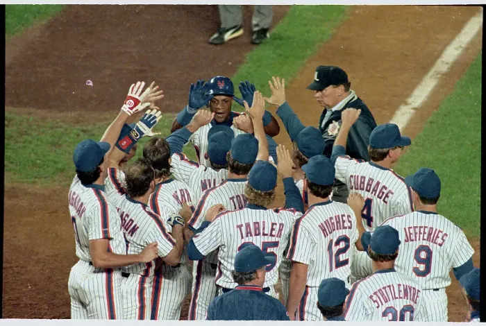 Framed Print : Teammates Congratulating Darryl Strawberry Framed Print : Teammates Congratulating Darryl Strawberry