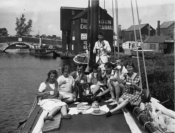Teatime Barge