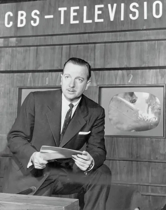 : Television Commentator Walter Cronkite : Television Commentator Walter Cronkite