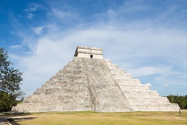 Temple of Kukulkan, Chichen Itza, Yucatan, Mexico