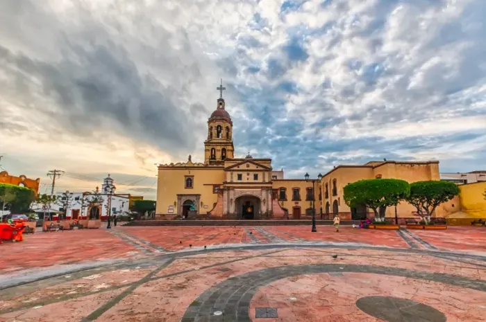 Framed Print : Templo de la Santa Cruz ( Temple of the Holy Cross ) - Queretaro, Mexico Framed Print : Templo de la Santa Cruz ( Temple of the Holy Cross ) - Queretaro, Mexico