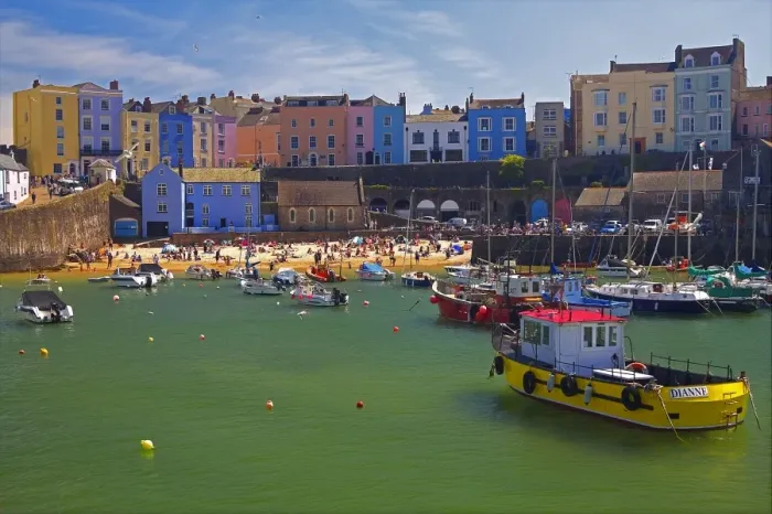Framed Print : Tenby, Pembrokeshire, Wales, United Kingdom Framed Print : Tenby, Pembrokeshire, Wales, United Kingdom