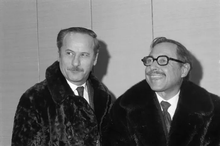Framed Print : Tennessee Williams with Eli Wallach Framed Print : Tennessee Williams with Eli Wallach