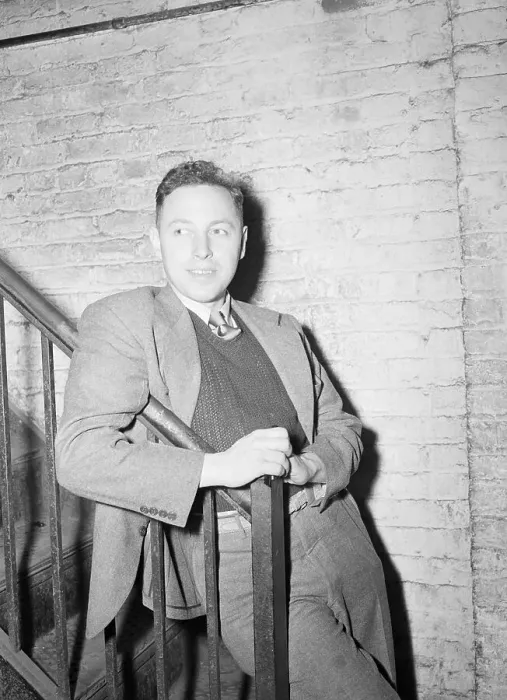 Framed Print : Tennessee Williams Leaning on Railing Framed Print : Tennessee Williams Leaning on Railing
