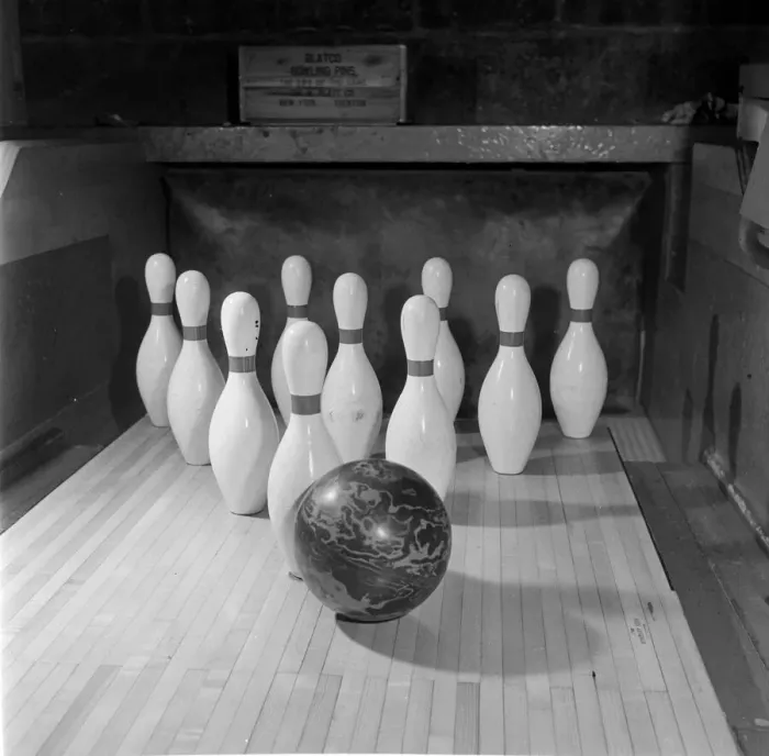 Framed Print : Tenpin Bowling-Alley Framed Print : Tenpin Bowling-Alley