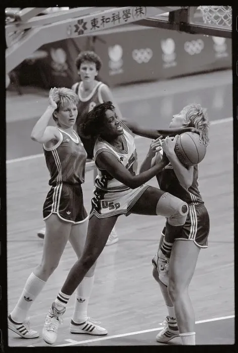 Framed Print : Teresa Edwards Stealing Ball Framed Print : Teresa Edwards Stealing Ball