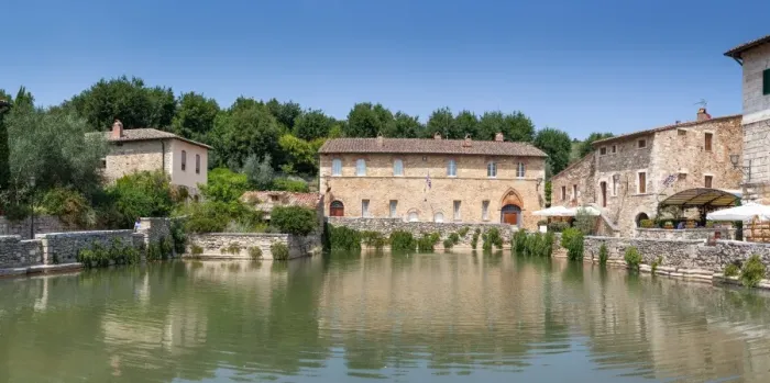 Framed Print : Termal Pool and ancient buildings in Bagno Vignoni Framed Print : Termal Pool and ancient buildings in Bagno Vignoni