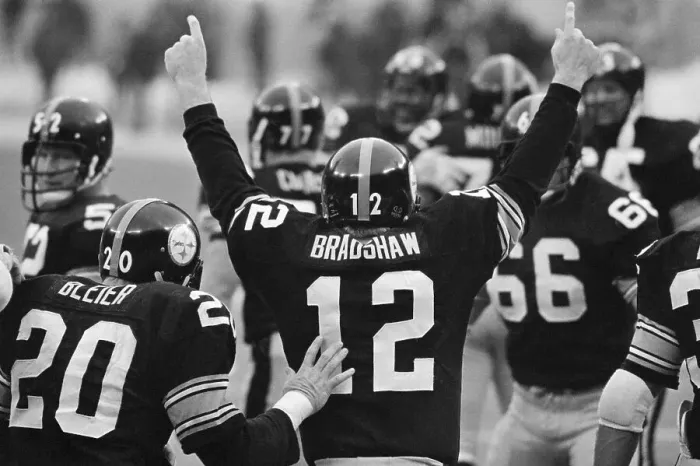 Framed Print : Terry Bradshaw with Arms Raised Framed Print : Terry Bradshaw with Arms Raised