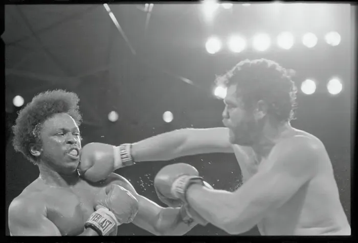 Framed Print : Tex Cobb Punching Michael Dokes Framed Print : Tex Cobb Punching Michael Dokes