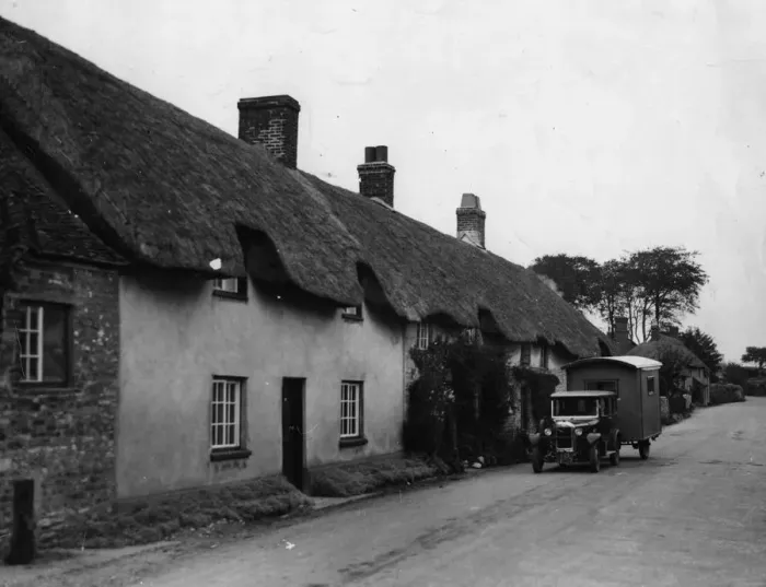 Framed Print : Thatched Cottage Framed Print : Thatched Cottage