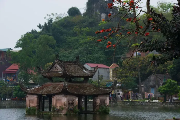 Framed Print : Thay Pagoda in Hanoi, Vietnam