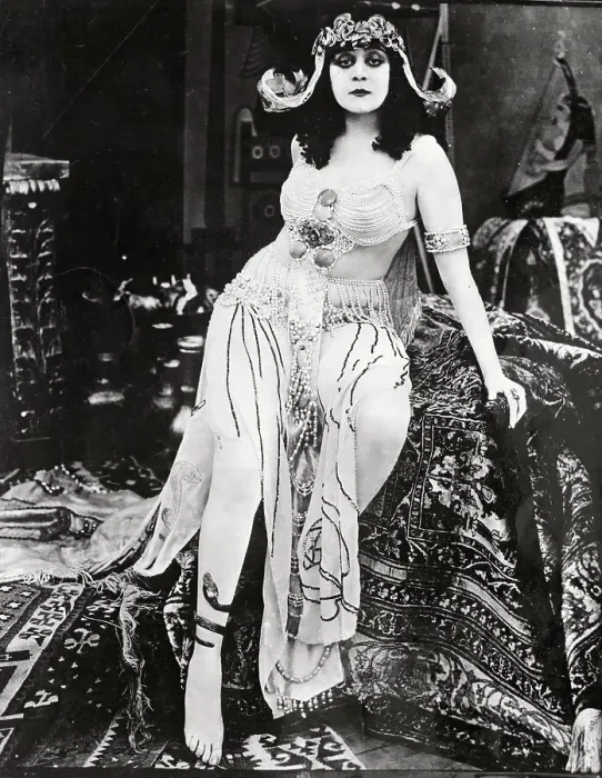 Framed Print : Theda Bara Framed Print : Theda Bara