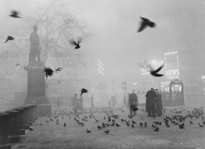 Framed Print : Thick Fog Shrouding Trafalgar Square Framed Print : Thick Fog Shrouding Trafalgar Square