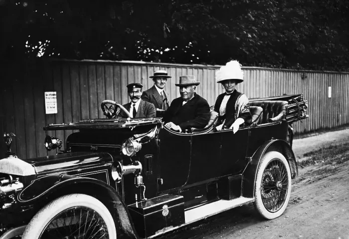 Framed Print : Thoams Edison & Wife Seated Convertable Framed Print : Thoams Edison & Wife Seated Convertable