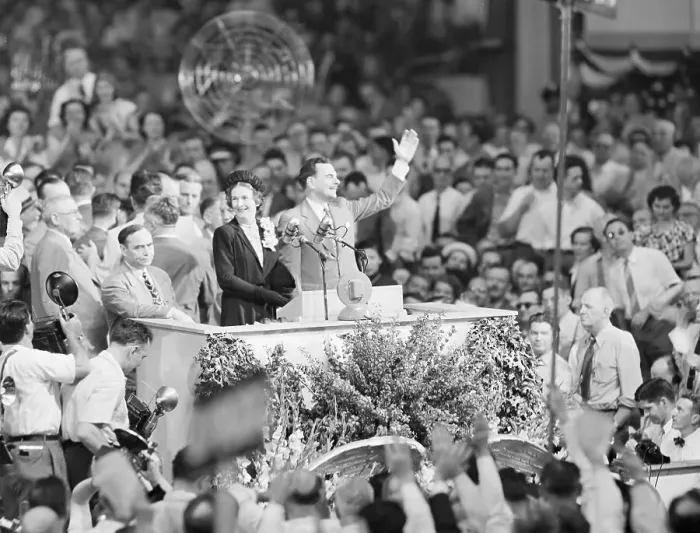 Framed Print : Thomas E Dewey with Wife Waving to Crowd Framed Print : Thomas E Dewey with Wife Waving to Crowd