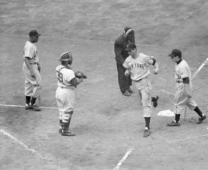 Framed Print : Thomson Arrives Home In Pennant Opener Framed Print : Thomson Arrives Home In Pennant Opener