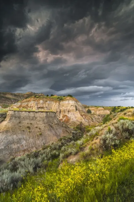 Framed Print : Thunderstorm approaching on Dakota prairie, Theodore Roosevelt National Park, North Dakota, USA Framed Print : Thunderstorm approaching on Dakota prairie, Theodore Roosevelt National Park, North Dakota, USA