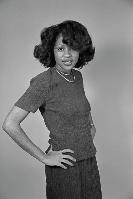Framed Print : Thyais Walsh - Soul Train Dancer