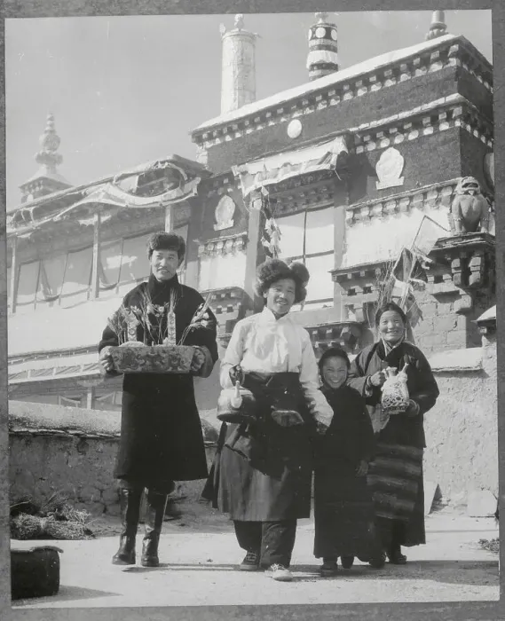 Framed Print : Tibetan Family Wearing Traditional Clothing Framed Print : Tibetan Family Wearing Traditional Clothing
