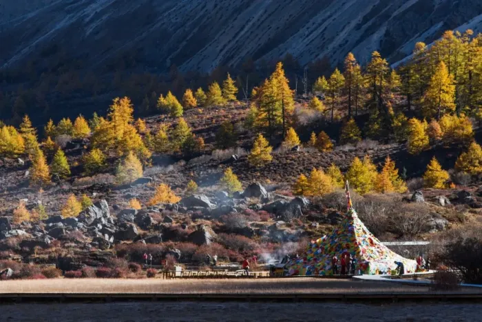 Framed Print : The Tibetan prayer flags pavilion in Yading