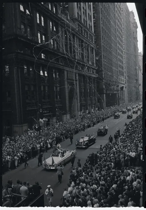 Framed Print : Ticker Tape Parade Honoring Admirals