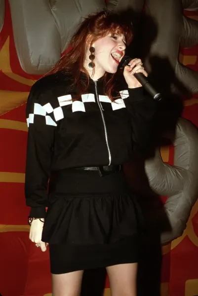 Fine Art Storehouse Print: Tiffany Performing 1987. Art Prints
