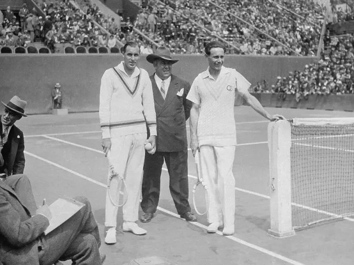 Framed Print : Bill Tilden with Jean Borotra and Referee Framed Print : Bill Tilden with Jean Borotra and Referee