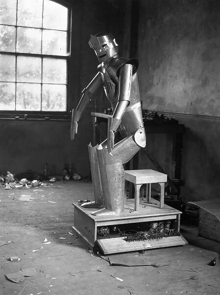 Tin Man. September 1928: A tin man robot which speaks, answers questions