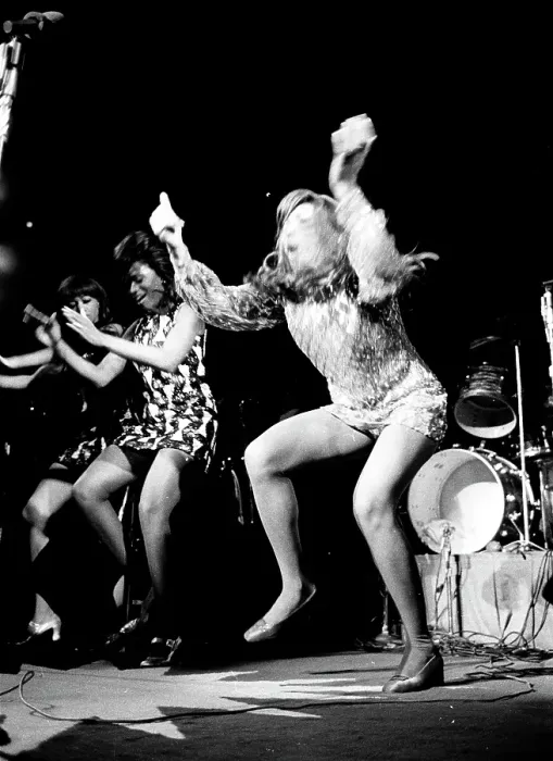 Framed Print : Tina Turner & The Ikettes Framed Print : Tina Turner & The Ikettes