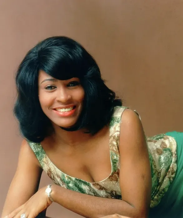 Framed Print : Tina Turner Portrait Session