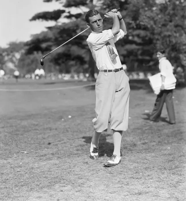 Framed Print : Tom Creavy Swinging Golf Club on Course Framed Print : Tom Creavy Swinging Golf Club on Course