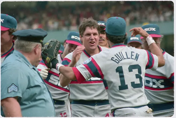 Framed Print : Tom Seaver Celebrating Win Framed Print : Tom Seaver Celebrating Win