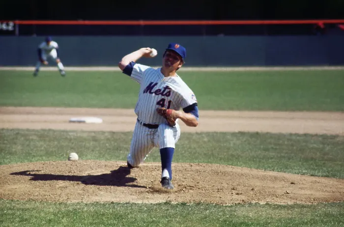 Framed Print : Tom Seaver Pitching Framed Print : Tom Seaver Pitching