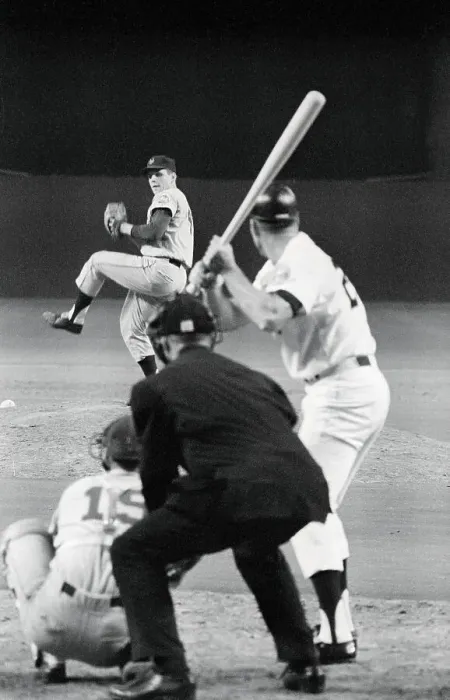 Framed Print : Tom Seaver in Pitching Action Framed Print : Tom Seaver in Pitching Action