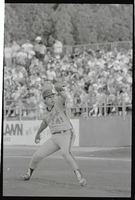 Framed Print : Tom Seaver in Pitching Position Framed Print : Tom Seaver in Pitching Position