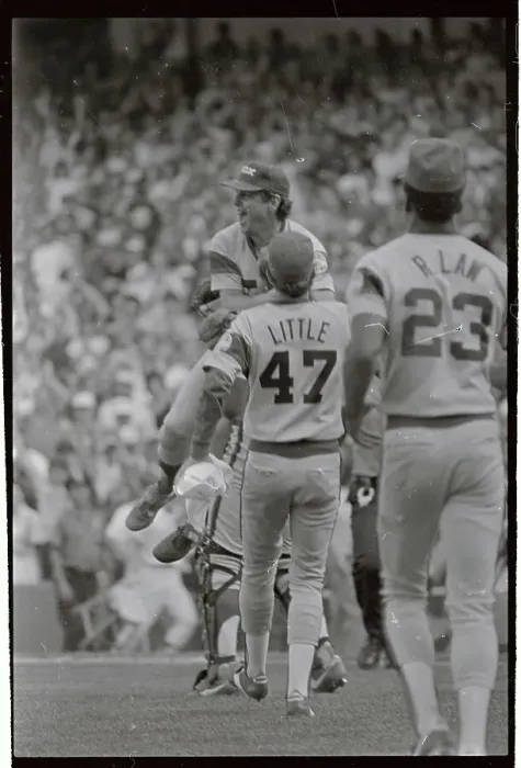Framed Print : Tom Seaver Showing His Joy over Game Victory Framed Print : Tom Seaver Showing His Joy over Game Victory