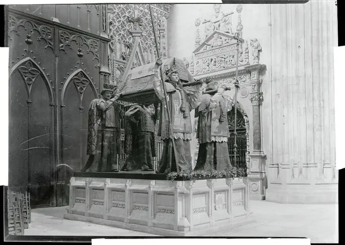 Framed Print : Tomb of Christopher Columbus in Seville Cathedral Framed Print : Tomb of Christopher Columbus in Seville Cathedral