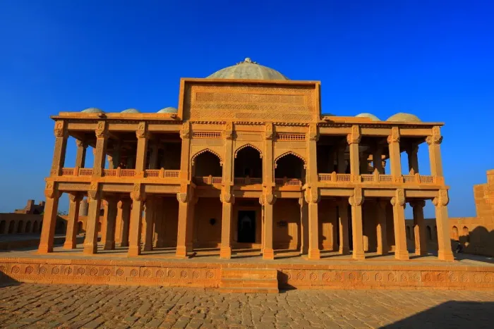 Framed Print : Tomb of Isa Khan Tarkhan at Makli Hill Framed Print : Tomb of Isa Khan Tarkhan at Makli Hill