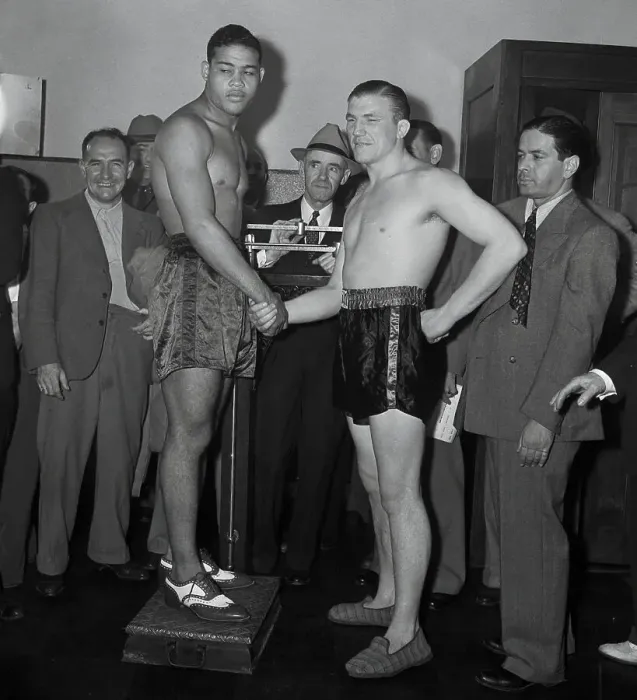 Framed Print : Tommy Farr and Joe Louis Shaking Hands Framed Print : Tommy Farr and Joe Louis Shaking Hands