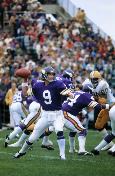 Framed Print : Tommy Kramer During Game Framed Print : Tommy Kramer During Game