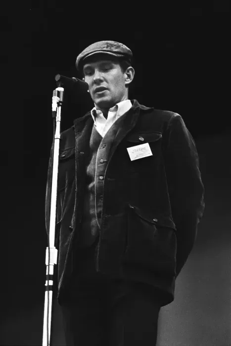 Framed Print : Tommy Smothers At The Monterey Pop Festival Framed Print : Tommy Smothers At The Monterey Pop Festival