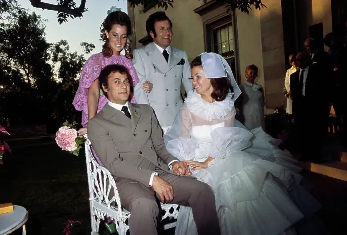 Framed Print : Tony Curtis And Leslie Allen Framed Print : Tony Curtis And Leslie Allen