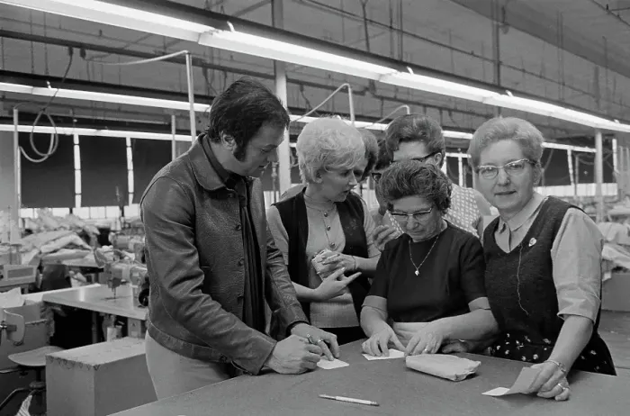Framed Print : Tony Curtis Visits The Tom James Company Factory, Perth Amboy, New Jersey Framed Print : Tony Curtis Visits The Tom James Company Factory, Perth Amboy, New Jersey