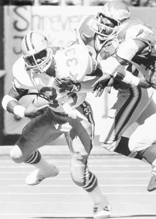 Framed Print : Tony Dorsett Charging with the Ball Framed Print : Tony Dorsett Charging with the Ball