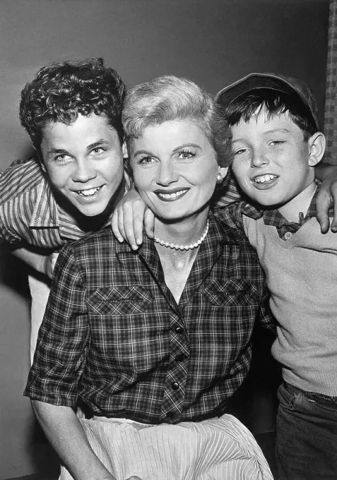 Framed Print : Tony Dow, Barbara Billingsley, and Jerry Mathers Framed Print : Tony Dow, Barbara Billingsley, and Jerry Mathers