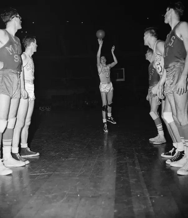 Framed Print : Tony Lavelli Making Free Throw Shot on Basketball Court Framed Print : Tony Lavelli Making Free Throw Shot on Basketball Court
