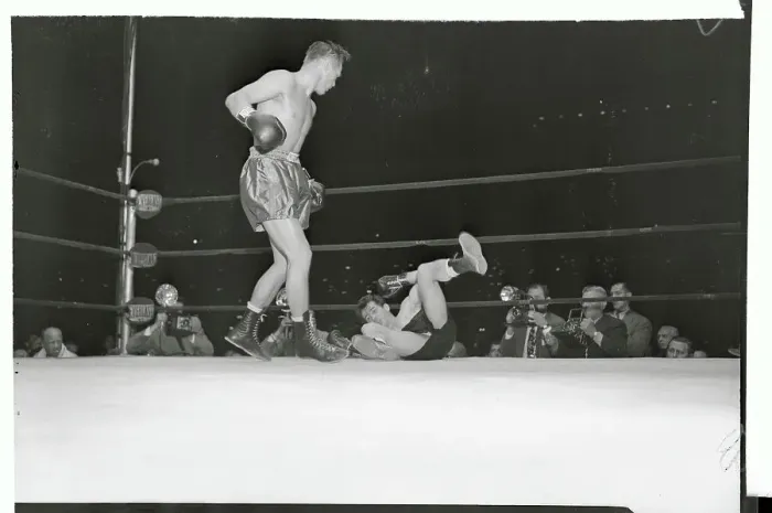 Framed Print : Tony Zale Towering over Rocky Graziano in Boxing Ring Framed Print : Tony Zale Towering over Rocky Graziano in Boxing Ring