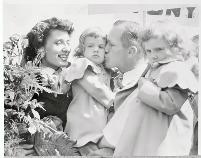 Framed Print : Tony Zale with Wife and Kissing Daughter Framed Print : Tony Zale with Wife and Kissing Daughter
